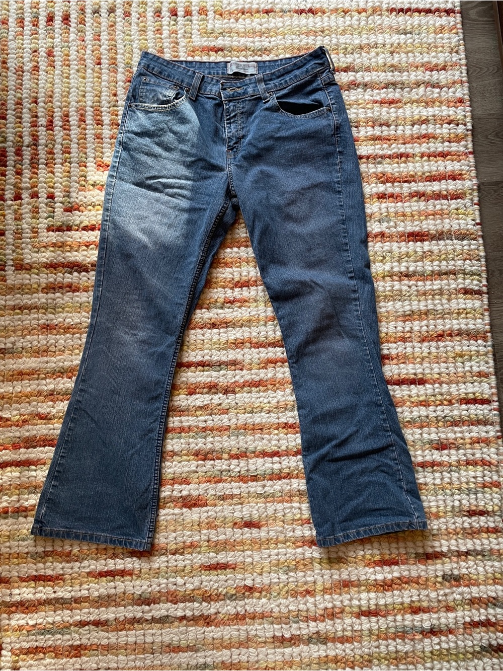 Levi's Signature Low Rise Bootcut Jeans